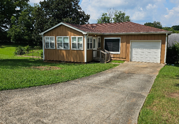 2049 NANCY CIR SE