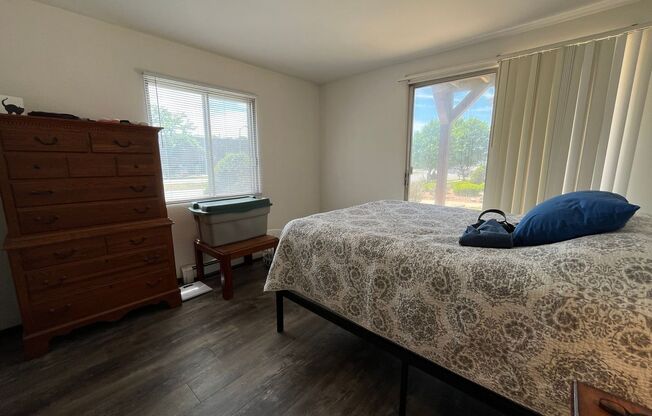1 bed, 1 bath, $1,095, Unit 53