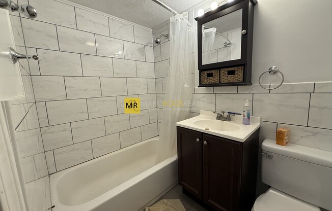 469 COMMONWEALTH AVE