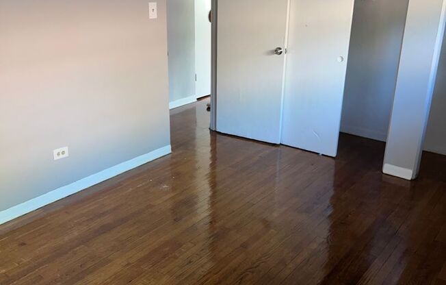 1 bed, 1 bath, $1,300, Unit 2814-2W