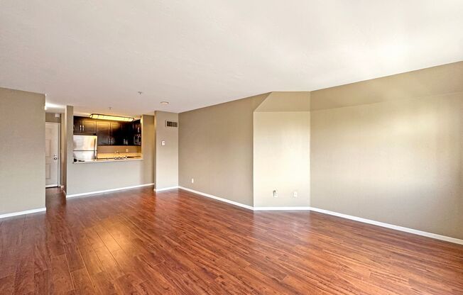 Beautiful 2B/2BA Condo in UTC!