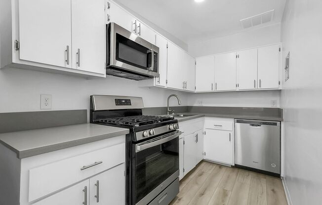 Studio, 1 bath, 615 sqft, $1,948, Unit 131