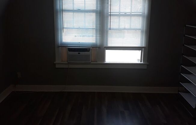 1 bed, 1 bath, $1,475, Unit 182.5 E. G St - UNIT 2