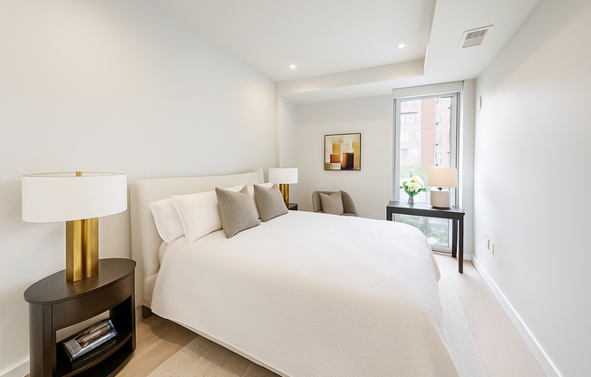 2 beds, 2 baths, 867 sqft, $4,075, Unit 501