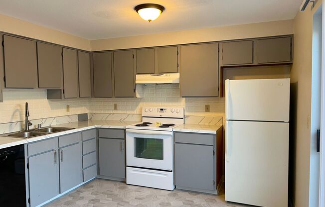 CCH5114--Apple Knoll Townhomes