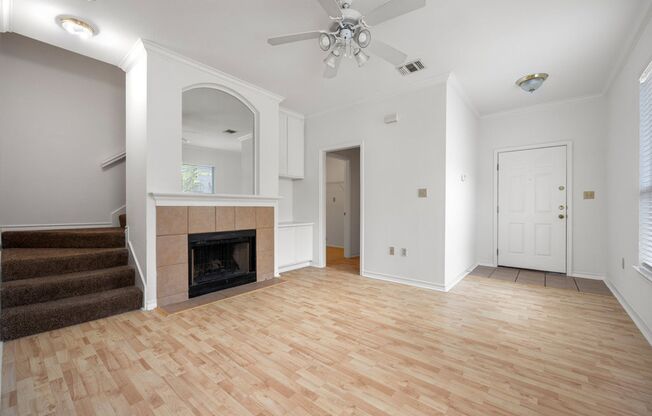 Good Looking Duplex in the Medical Center Area!