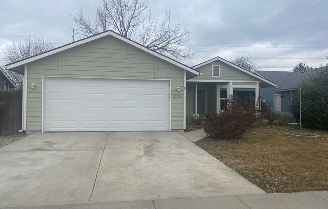 3 beds, 2 baths, $1,895