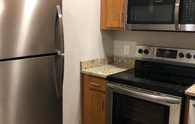 Studio, 1 bath, 500 sqft, $800, Unit E 104