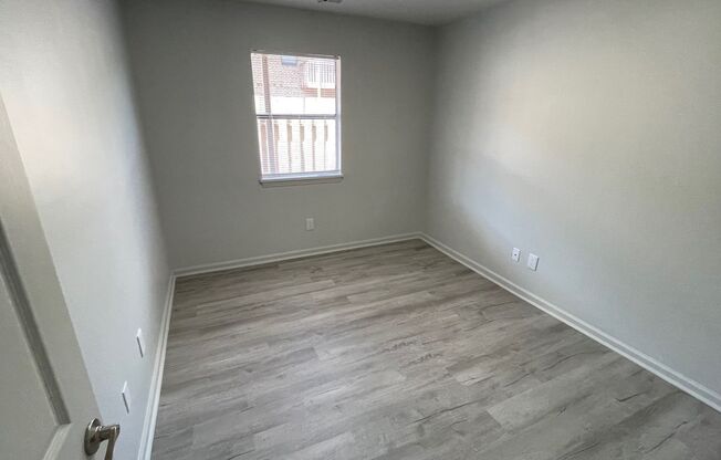 2 beds, 1 bath, 855 sqft, $1,299, Unit 3364-07