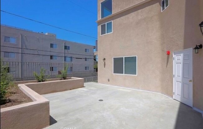 1 bed, 1.5 baths, 750 sqft, $2,500, Unit 7