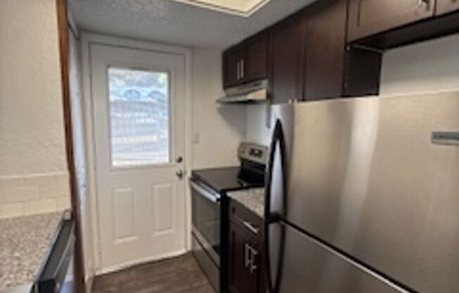 1 bed, 1 bath, 745 sqft, $1,520, Unit 100