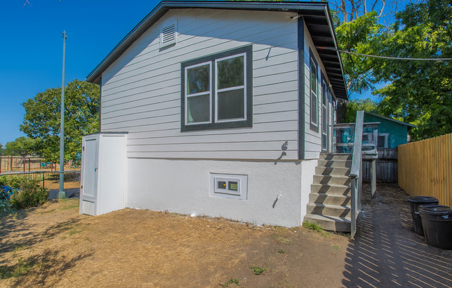 2215 N Elmendorf Street