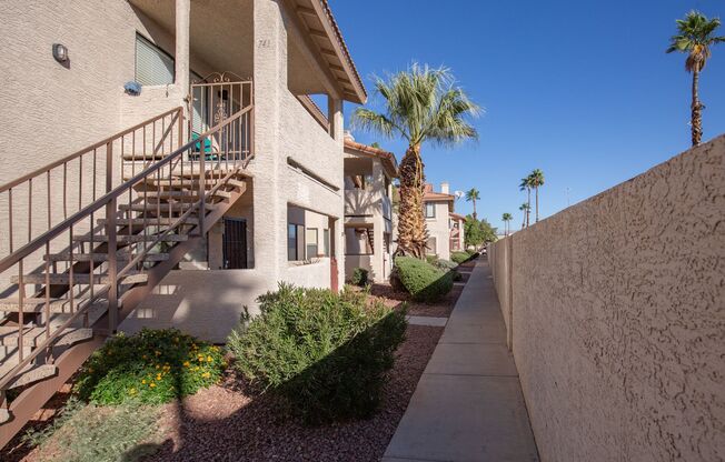 Completely remodeled 2nd floor unit near Summerlin