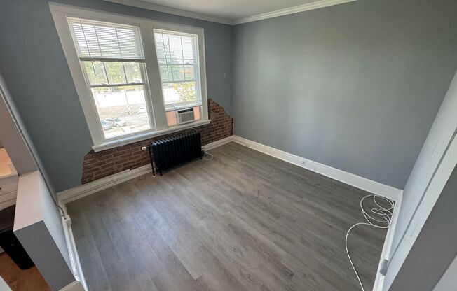 1 bed, 1 bath, $1,095, Unit 322