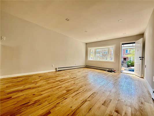 1499 E 52 ST