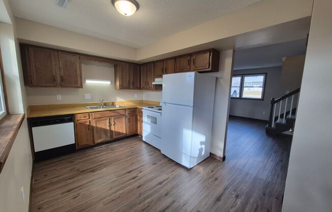 Pet Friendly 2 bedroom, 1.5 bathroom duplex in cul-de-sac near Pioneer Park!