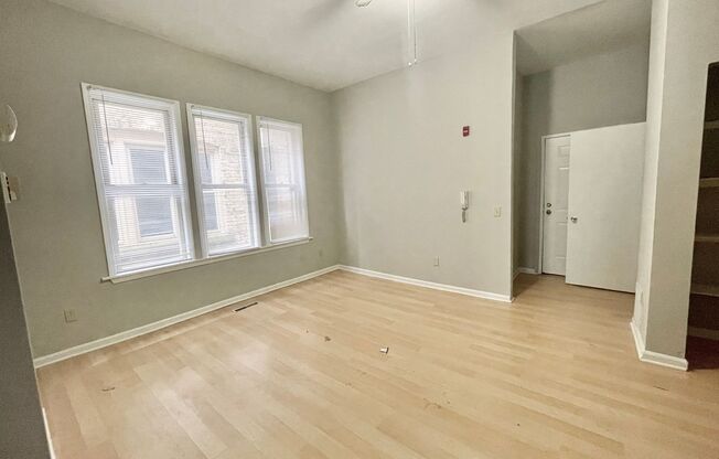 Studio, 1 bath, $850, Unit 1720-02