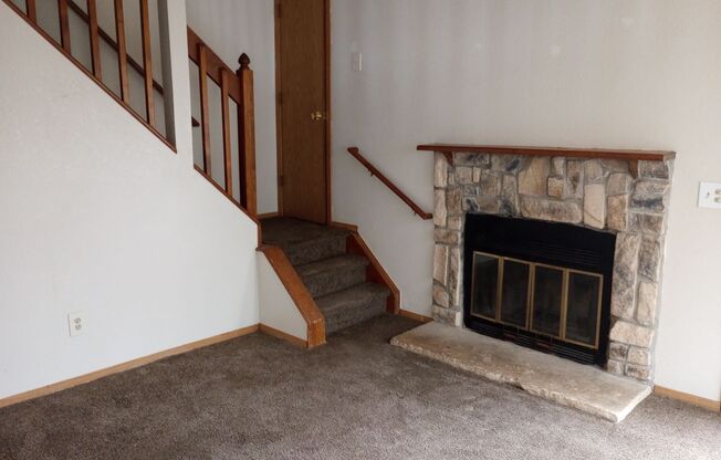 Dearborn 2 bed 1 bath, Great location off Miss. and Sable near I-225 and Aurora Mall