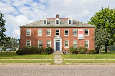 2 beds, 1 bath, 720 sqft, $1,850