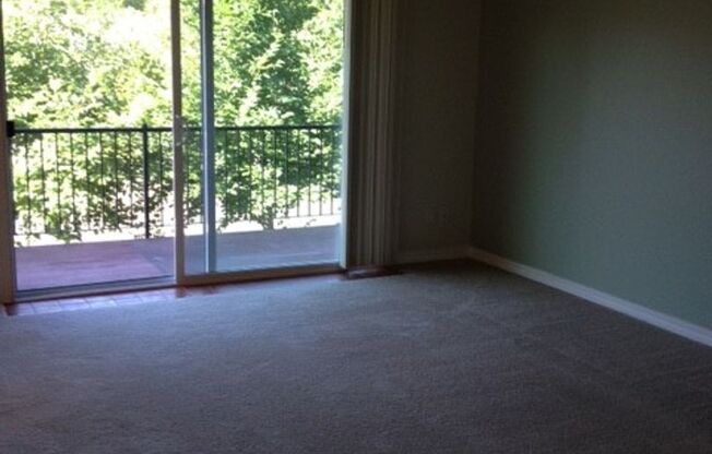 1 bed, 1 bath, 590 sqft, $1,300, Unit 2