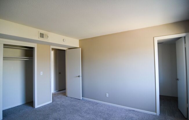 2 beds, 1.5 baths, 1,086 sqft, $1,190, Unit 5057-07