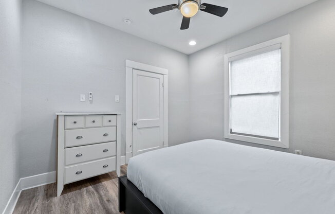 1 bed, 1 bath, 585 sqft, $1,300, Unit 1