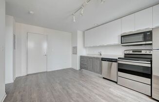 1 bed, 1 bath, $1,645, Unit 707