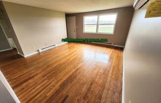 2 beds, 1 bath, $950