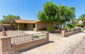 1611 E El Parque Dr