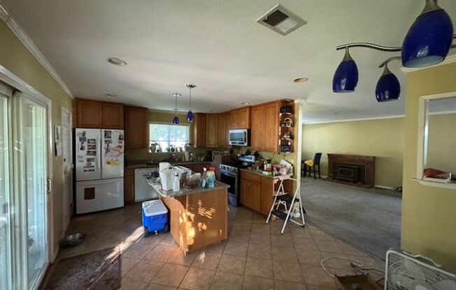 3 beds, 2 baths, $3,400