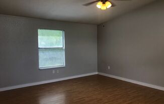 Studio, 1 bath, 450 sqft, $895, Unit 305