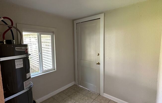 2 beds, 1 bath, $1,000