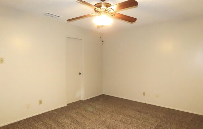 2 beds, 1.5 baths, $1,100, Unit APARTMENT # 3