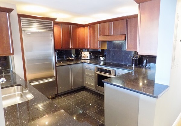 1 bed, 1 bath, 868 sqft, $2,800, Unit 11E