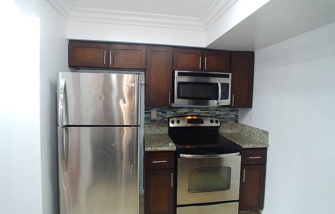 2 beds, 2 baths, 960 sqft, $2,950, Unit 202