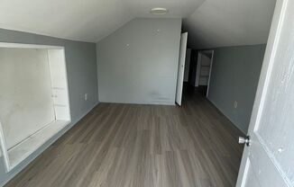 2 beds, 1 bath, $925