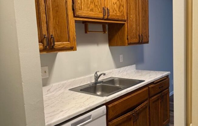 2 beds, 1.5 baths, 1,100 sqft, $1,395, Unit 802-117