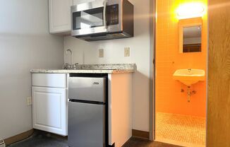 Studio, 1 bath, $750, Unit 202