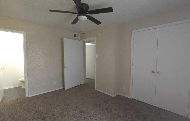 2 beds, 1.5 baths, $1,150, Unit 2029