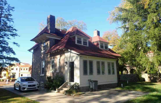 1015 Cedar Road
