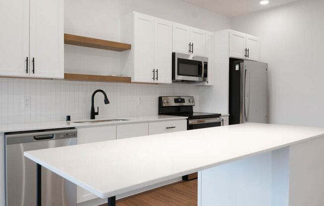 1 bed, 1 bath, 629 sqft, $1,600, Unit 213