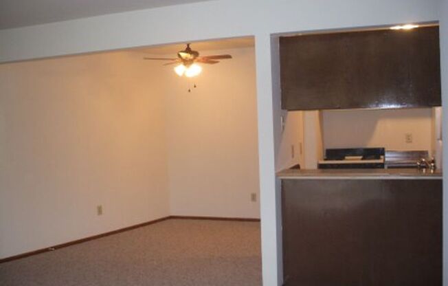 2 beds, 1 bath, 850 sqft, $1,144, Unit 7926 - 5