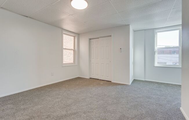 2 beds, 1 bath, $1,299, Unit Apt 1