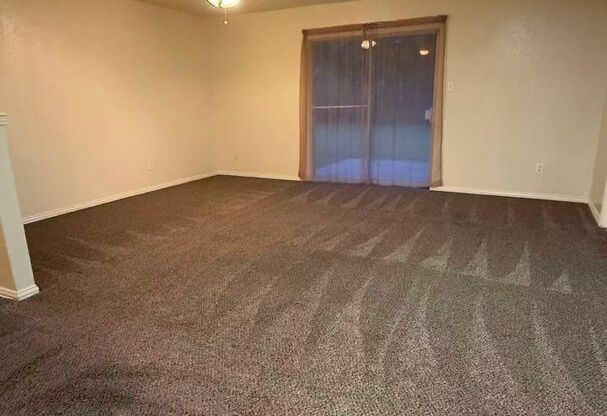 Beautiful 3 Bedroom 2 Bathroom in Rowlett!