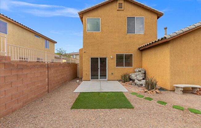 4 beds, 2.5 baths, $2,695
