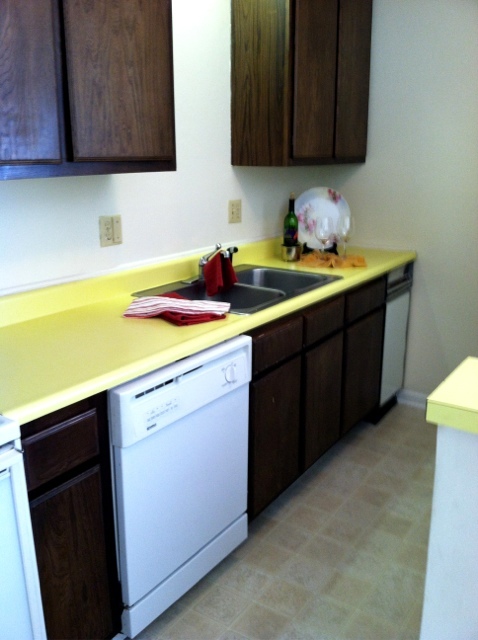 2 BR/ 2.5 BA Townhome off Guilford College Rd!