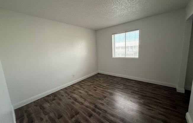 2 beds, 1 bath, 750 sqft, $1,100, Unit 214