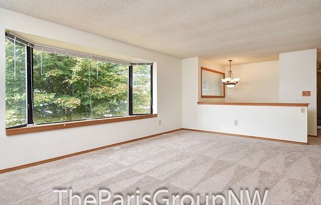 Lovely 2610sf Downtown Woodinville Hm – Great Home in Perfect Location