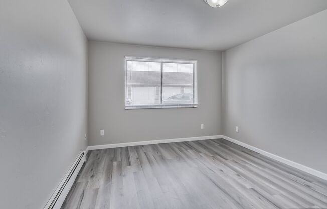 2 beds, 1 bath, 950 sqft, $1,199, Unit 2710-10