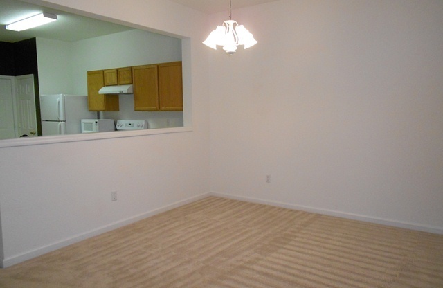 Sanford - 2 Bedroom 2.5 Bathroom - $1995.00